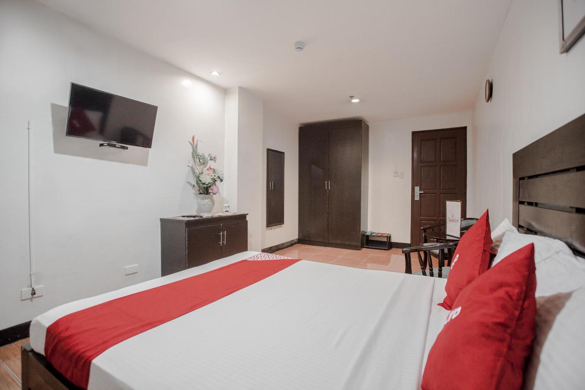 OYO 714 Haeinsa Condotel Quezon City Exterior foto
