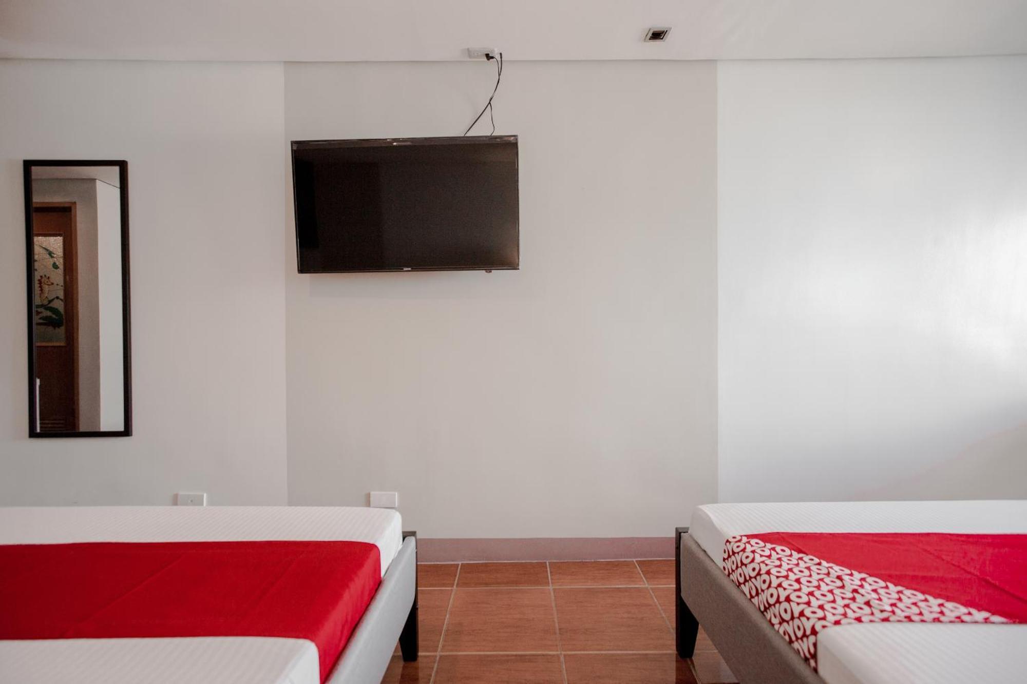 OYO 714 Haeinsa Condotel Quezon City Exterior foto