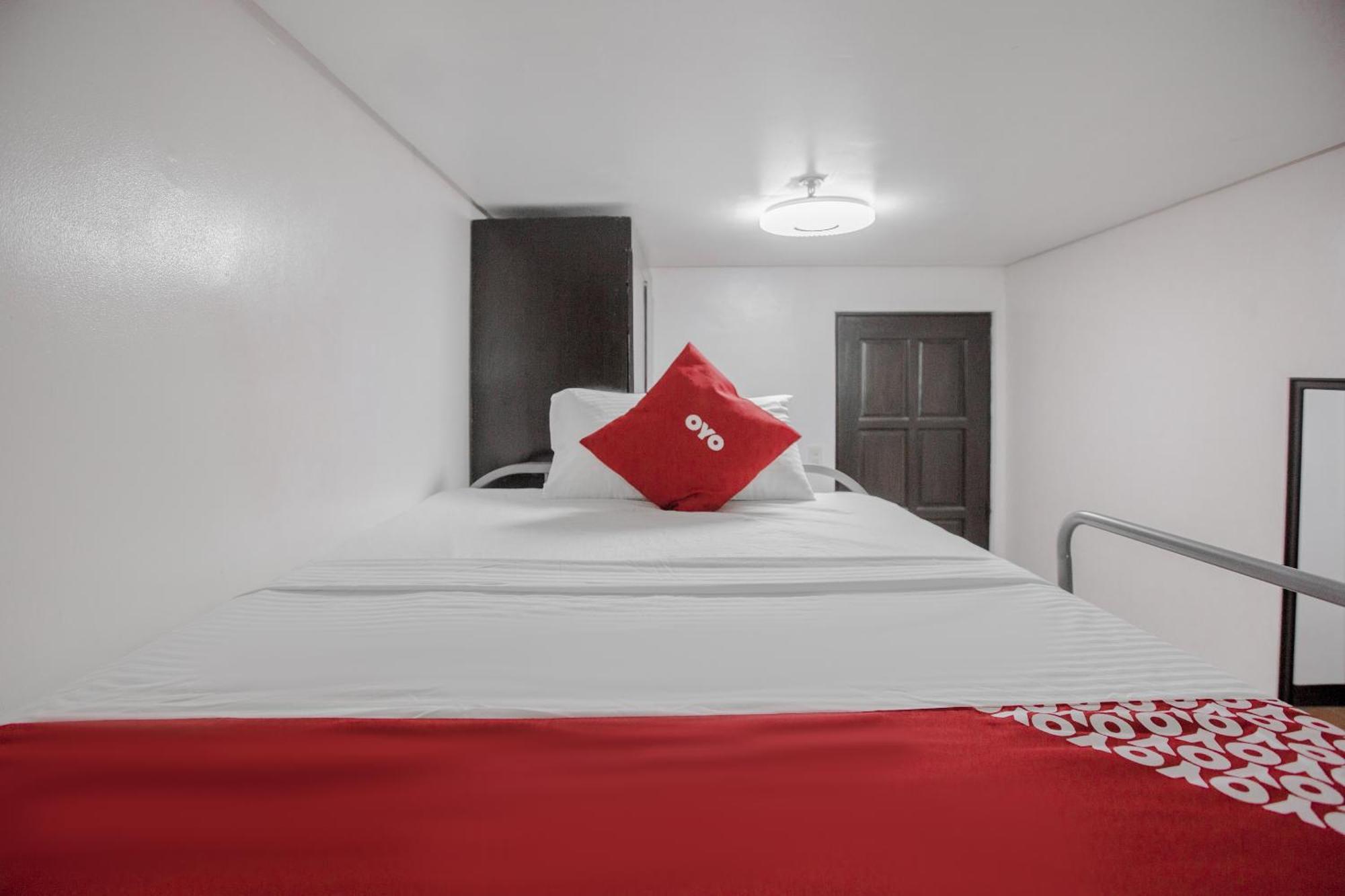 OYO 714 Haeinsa Condotel Quezon City Exterior foto