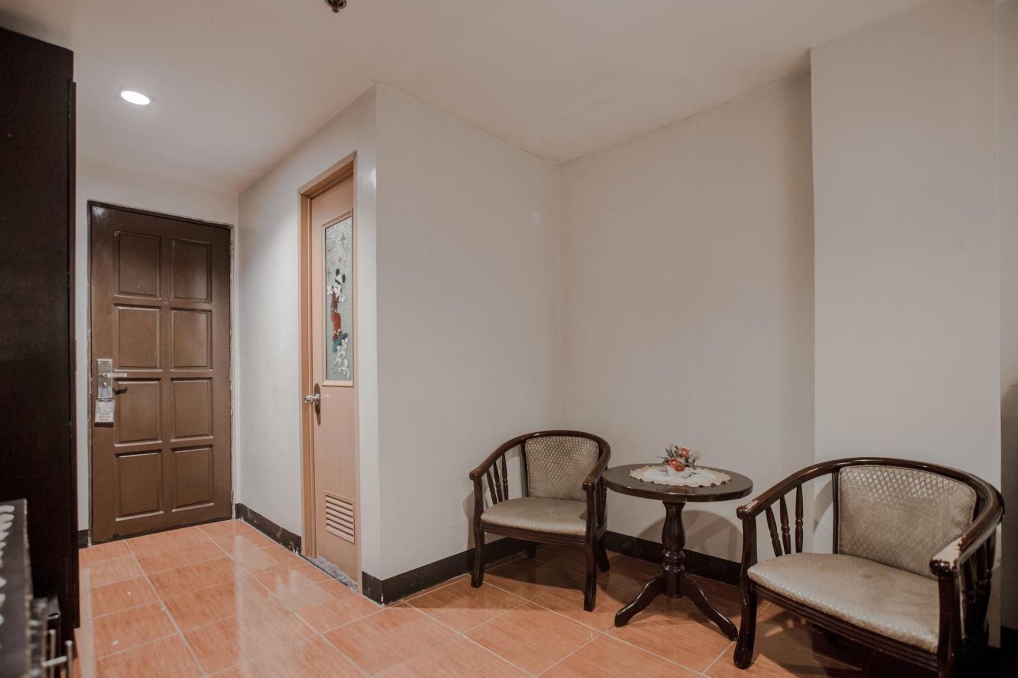 OYO 714 Haeinsa Condotel Quezon City Exterior foto