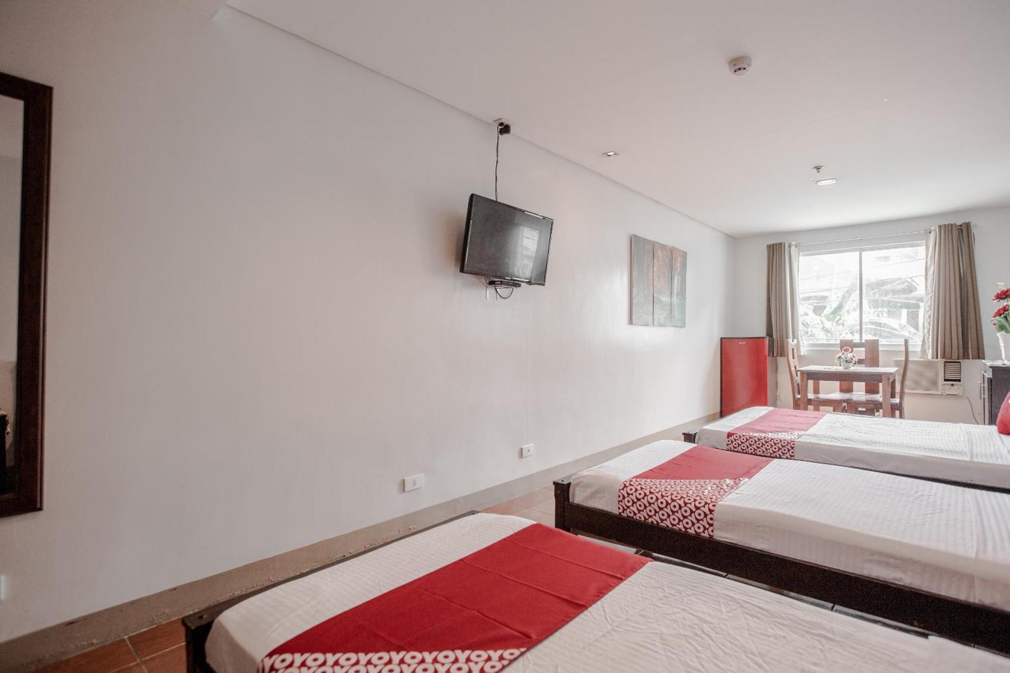 OYO 714 Haeinsa Condotel Quezon City Exterior foto