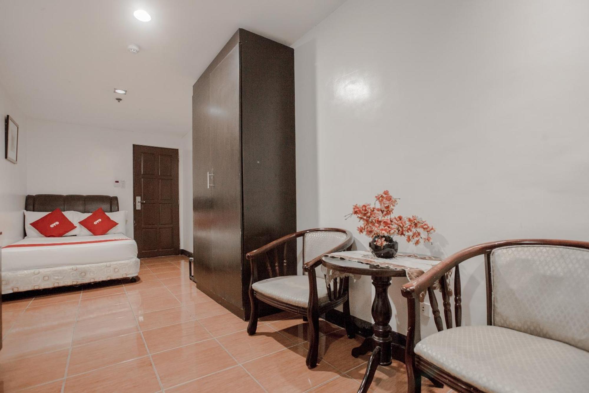 OYO 714 Haeinsa Condotel Quezon City Exterior foto