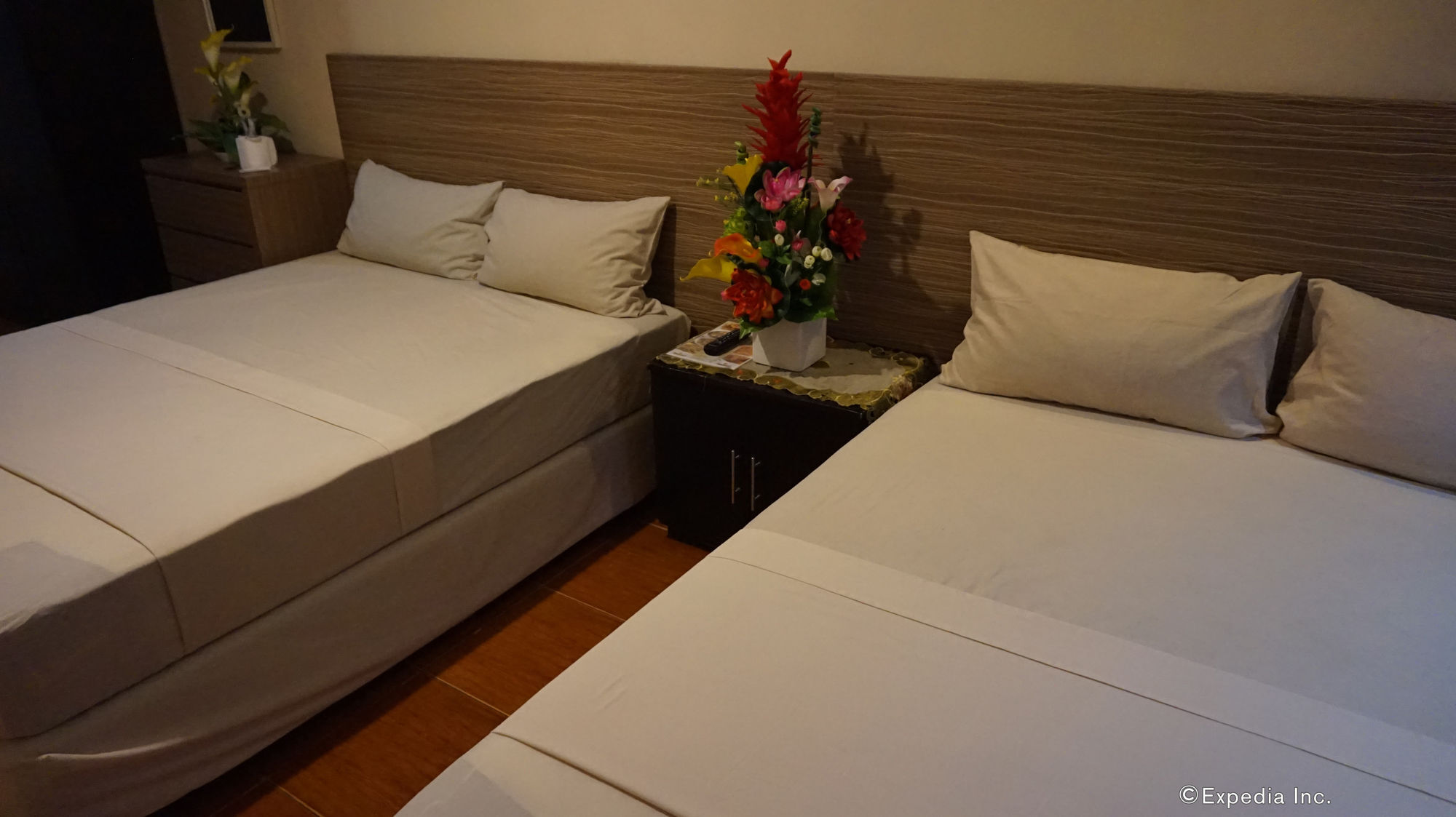 OYO 714 Haeinsa Condotel Quezon City Exterior foto